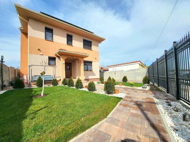 Casă cu Teren 430 Mp în Plopi