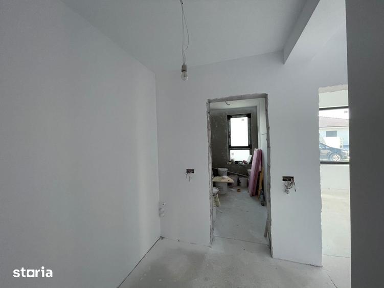 Casă cu 6 camere cu Teren 420 Mp în Ghiroda