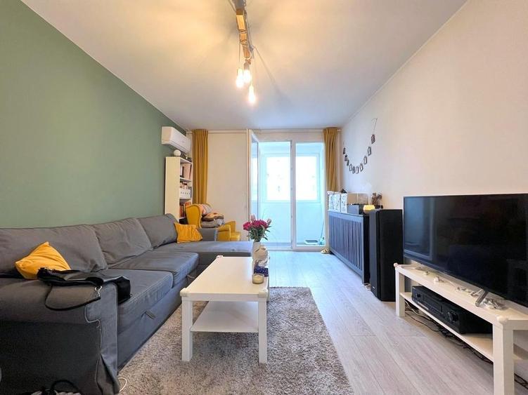 Apartament cu 3 camere decomandat în Dristor