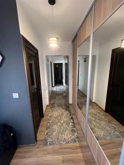 GIROCULUI - ETAJ 3 - BLOC IZOLAT - 3 CAMERE - 2 BAI - CLIMA - RENOVAT - 4