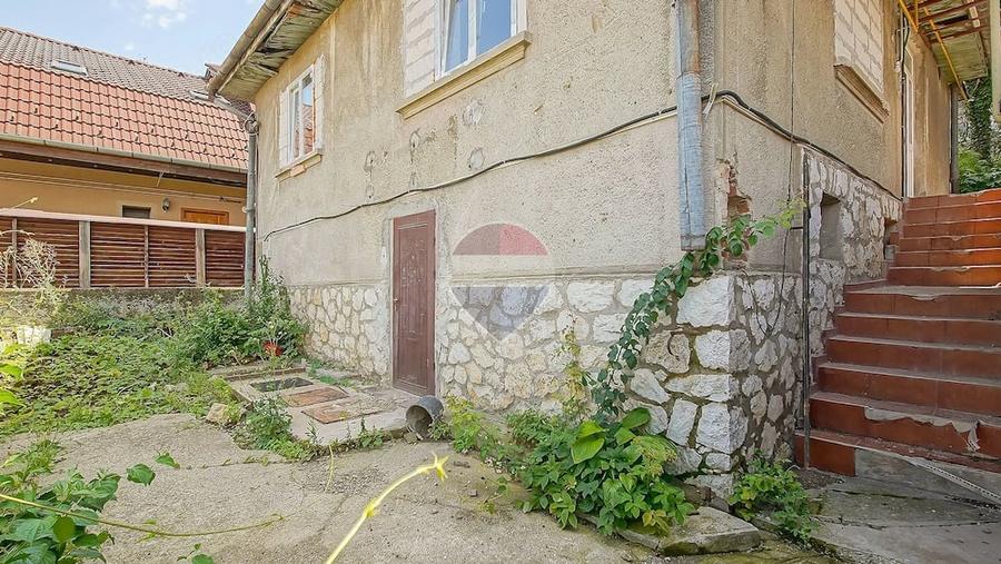 Casă cu 4 camere cu Teren 104 Mp în Centrul Civic