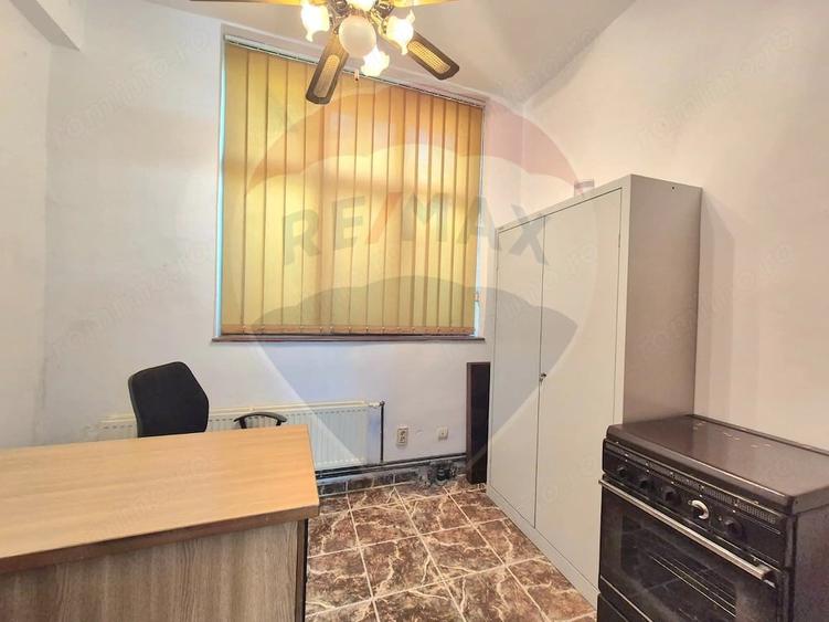 Spațiu comercial, de 147 mp, în Bujac