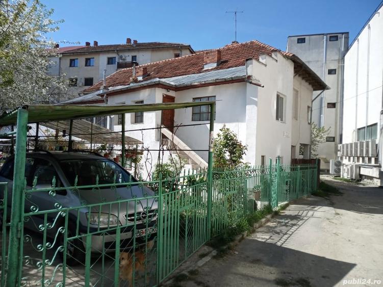 Vand casa, ultracentral in municipiul Moreni, judetul Dambovi?a - 2