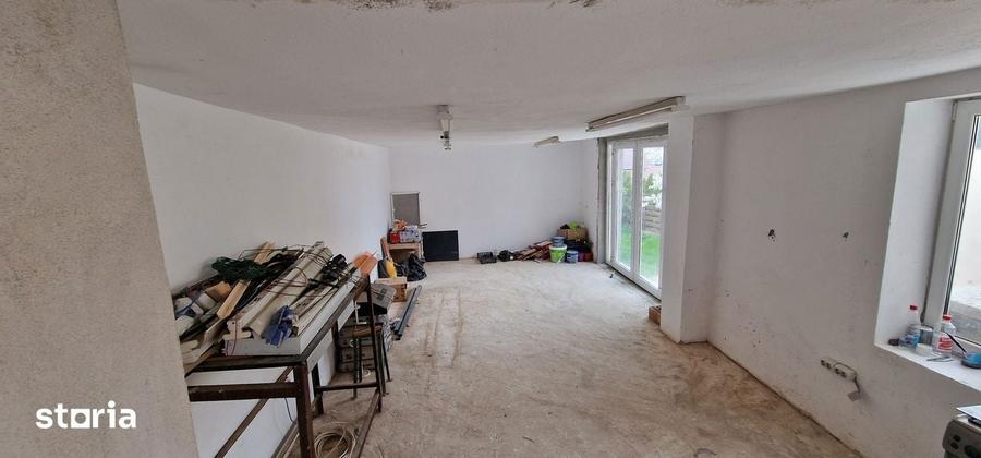 Casa 210 mp, tip duplex, 300 mp curte libera, zona Trei Stejari - 2