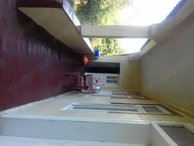 Casa de vanzare 4 camere - 6