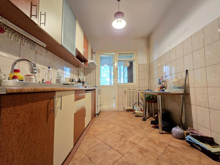Bulevardul Ferdinand I, etaj 1/10, 82 mp, garaj si boxa, 2 gr sanitare