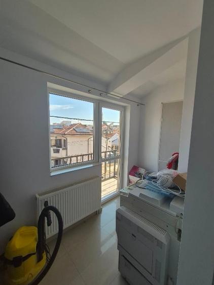 Spatiu central birouri, cabinete - 9