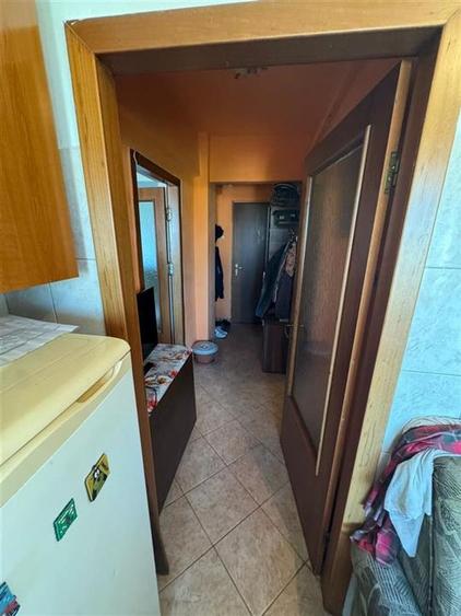 Garsoniera Comisia Centrala ,40 mp utili, et 4/4 cu acoperis,CT - 5