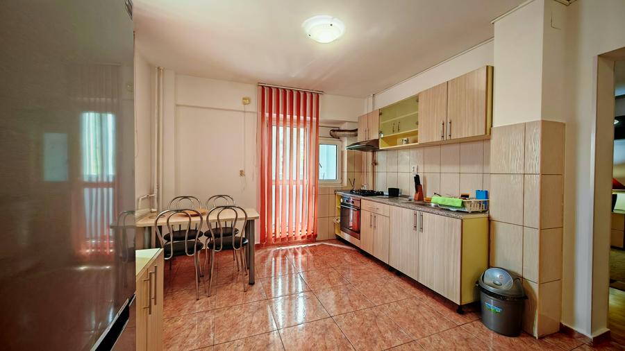 Parcul Tineretului | intrarea Lumea Copiilor | spatios | bl. anvelopat | parcare - 4