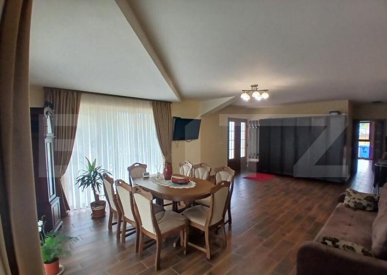 Casa superba in Tinca, 225 mp, 20 ari luciu de apa, teren fo - 2