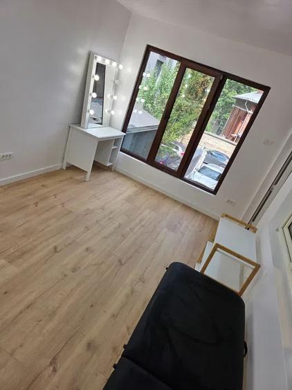 Camera pentru Cosmetica, zona Centrata - 2