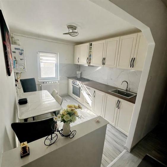 Apartament 2 camere decomandat Noua - 5