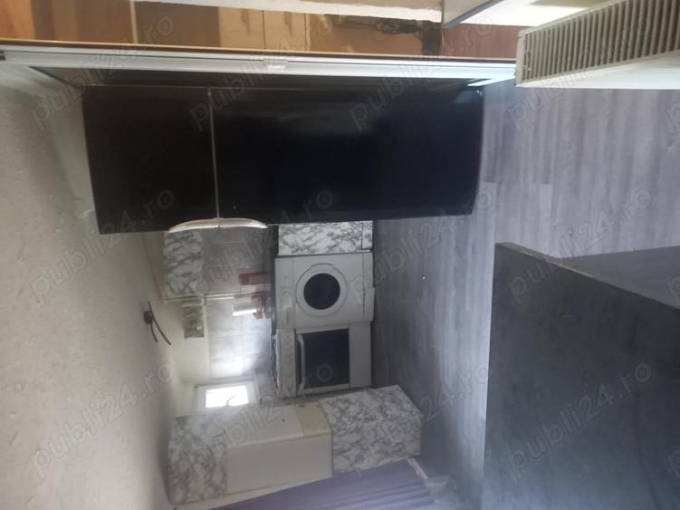 Garsoniera et 3 mansarda, 27 m.Toate utilitatile,renovata,spatioasa.3 min de piata Rahova.15 min Cen - 1