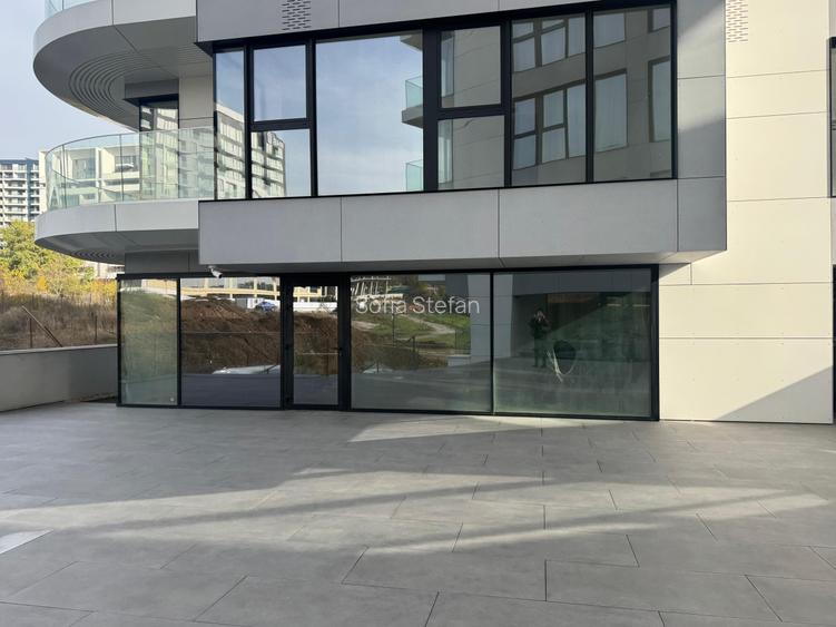 Spatiu Comercial de inchiriat // ONE Lake Club