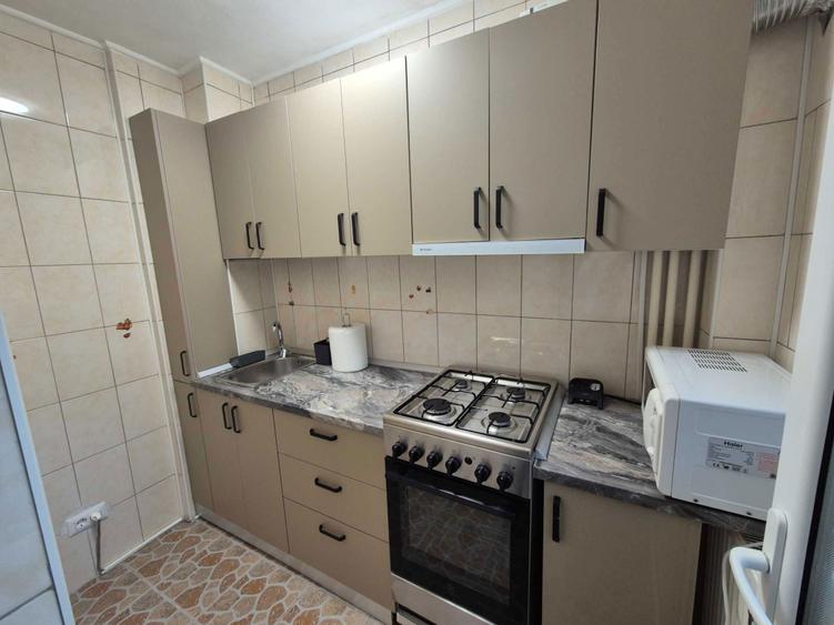 Proprietar, inchiriez garsoniera aproape de statia de metrou Gorjului - 8