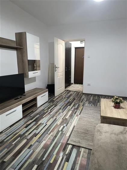 De inchiriat garsoniera utilata si mobilata, zona Grivitei, Brasov - 6