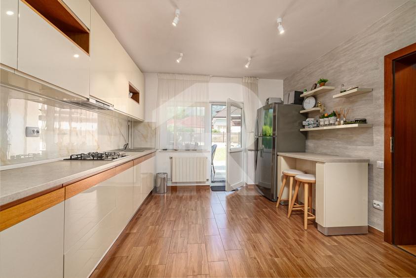 Vila de vanzare in Busteni – 8 dormitoare, vedere directa spre Crucea Caraiman! - 13