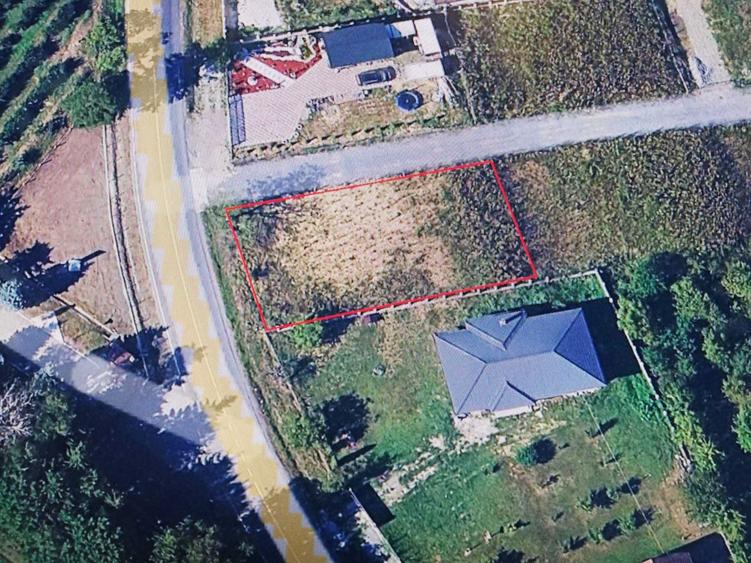 Teren intravilan de vanzare - Dealul Dumitrei zona Icar Pico Verde - 2