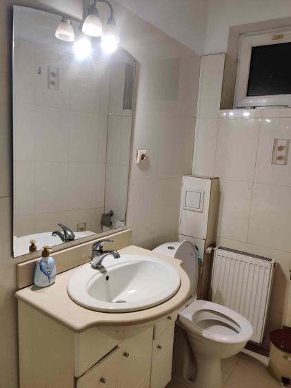 Apartament cu 2 camere semidecomandat, mobilat în Centrul Istoric