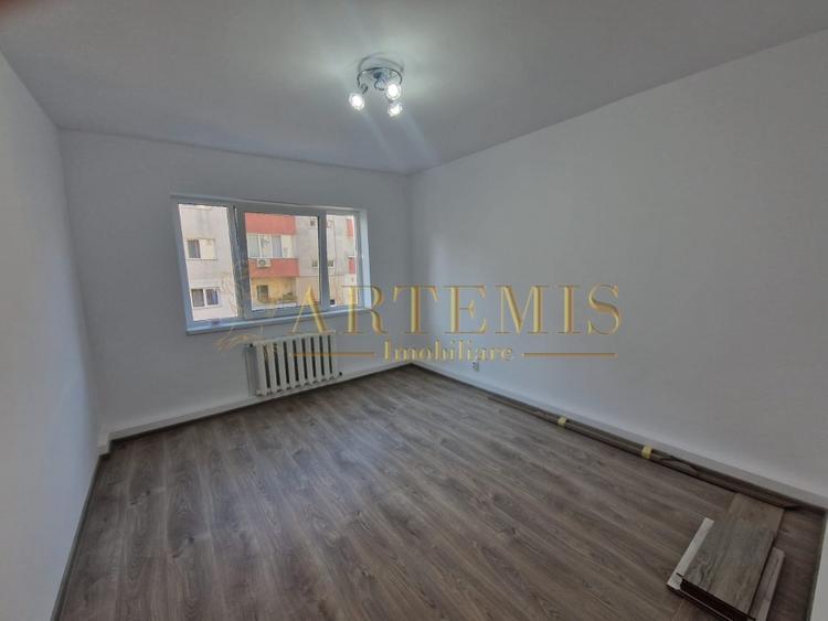 Apartament de 2 camere, 54 mp., zona Lama - 4