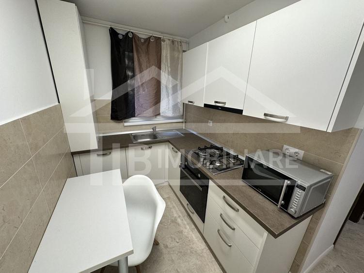 Apartament cu 2 camere decomandat în Cornișa