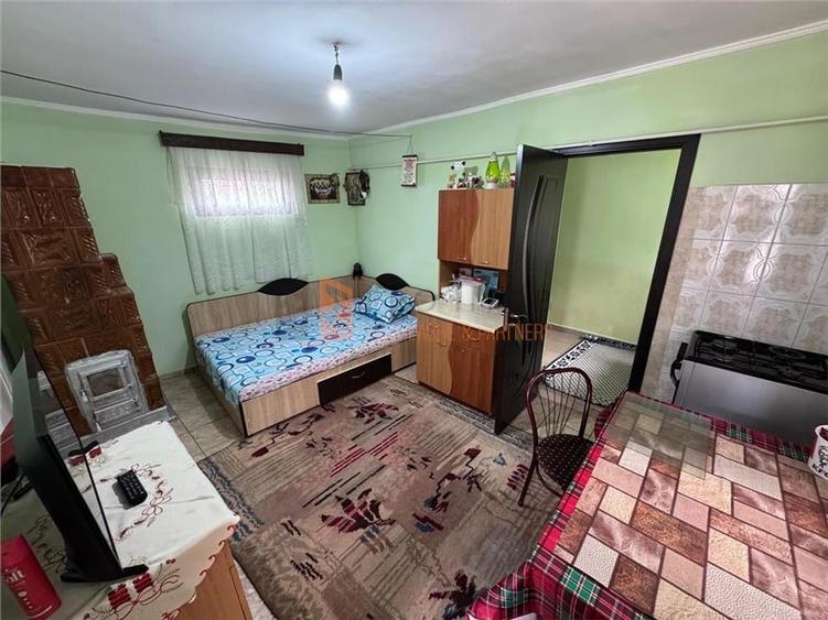 Casa tip parter si teren zona 23 August - 5