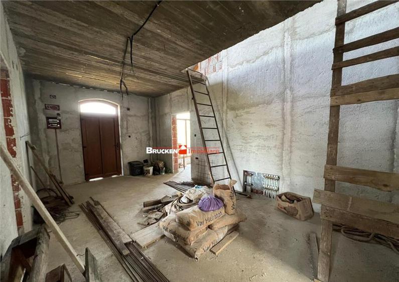 Casa de in zona centrala din Petreu - 14