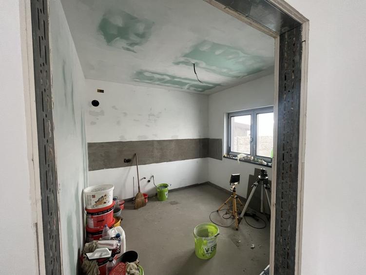 Sacalaz individuala P+E,Terasa,balcon,2 bai,5 camere,2 F.s - 18