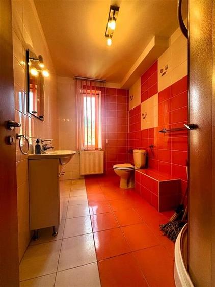 Vila Impunatoare cu Piscina pentru Familie sau Investitie Turistica - 28