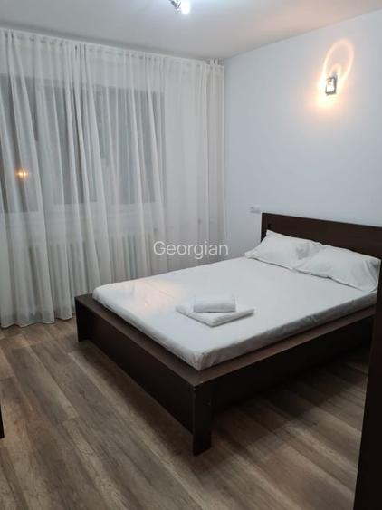 Apartament 3 camere de închiriat