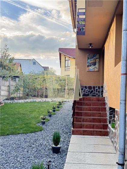 Vila pretabil investite cu suprafata utila 322 mp in zona Sub Arini - 2