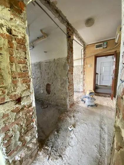 Garsoniera in curs de renovare, 34 mp, zona Centru - 1