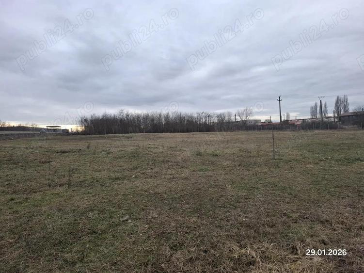 Inchiriez teren intravilan. 5000 mp.Langa Dunca Expeditii - 1