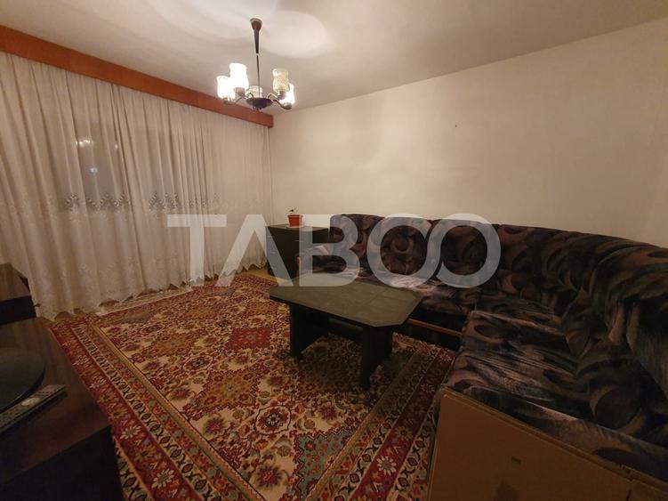 Apartament 2 camere de vanzare decomandat etaj 2 zona 1 Decembrie - 3