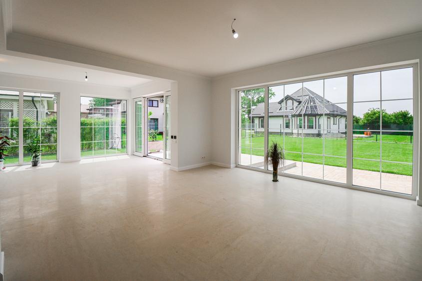 Vilă premium contemporană, finalizată în 2023 – design rafinat - 12