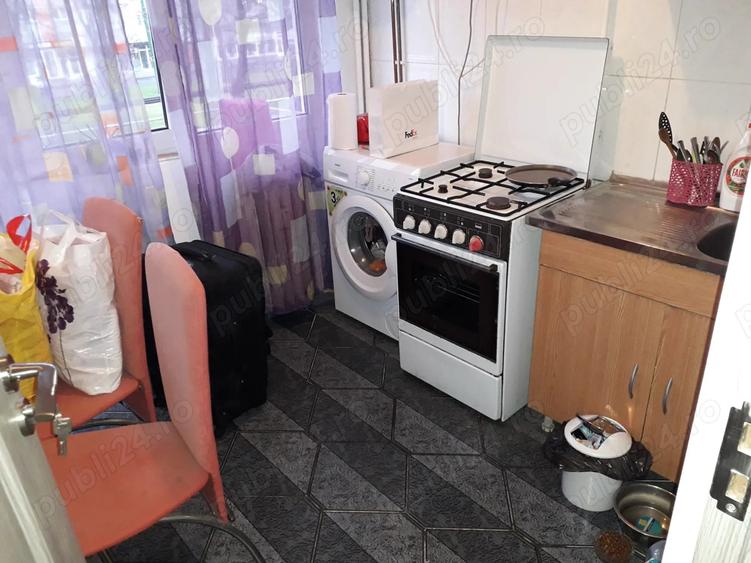 Ap decent 1 cam ultracentral la Podgoria pe Bulevard total mobilat si utilat etaj 1 - 4