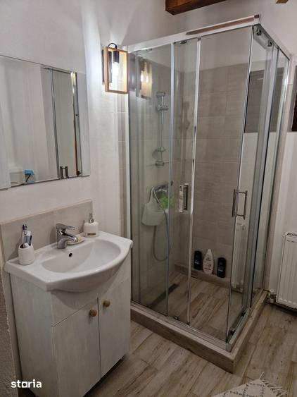 Casă cu 4 camere cu Teren 900 Mp în Bratca