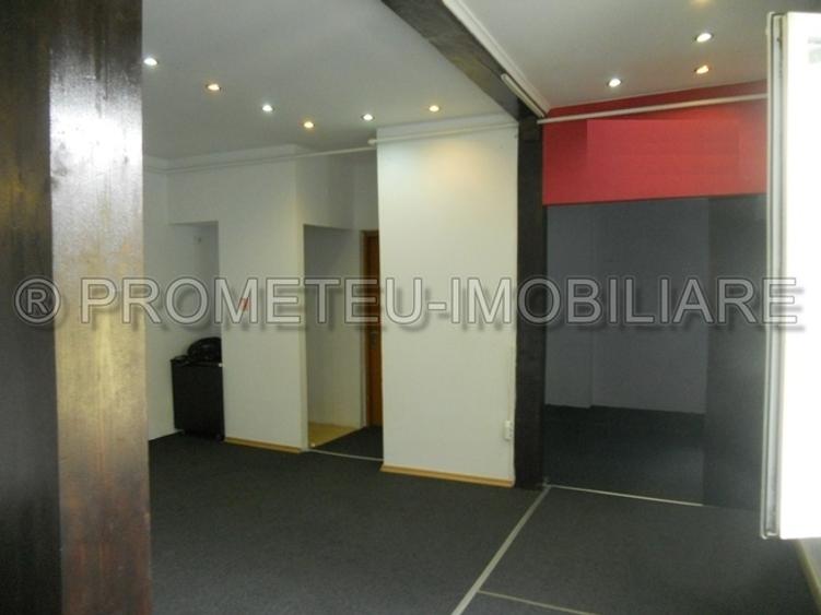 Piata Iancului, metrou, vila P+1E+M cu 5 camere, 3 bai - 3