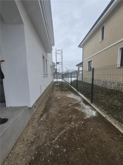 Duplex superb - proiect deosebit - zona foarte buna - finisaje in buget peste medie - 5