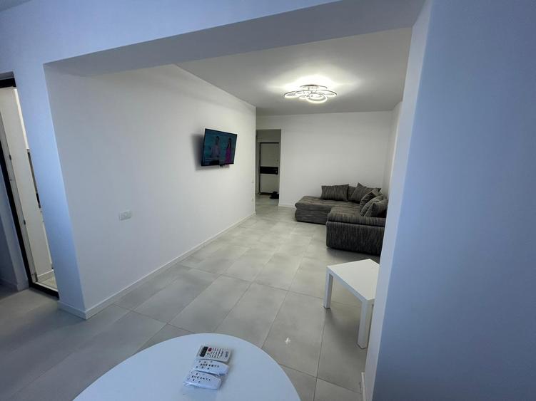 Garsoniera spatioasa-> complet mobiltata/utilata! Metrou la 7-8 minute! - 2