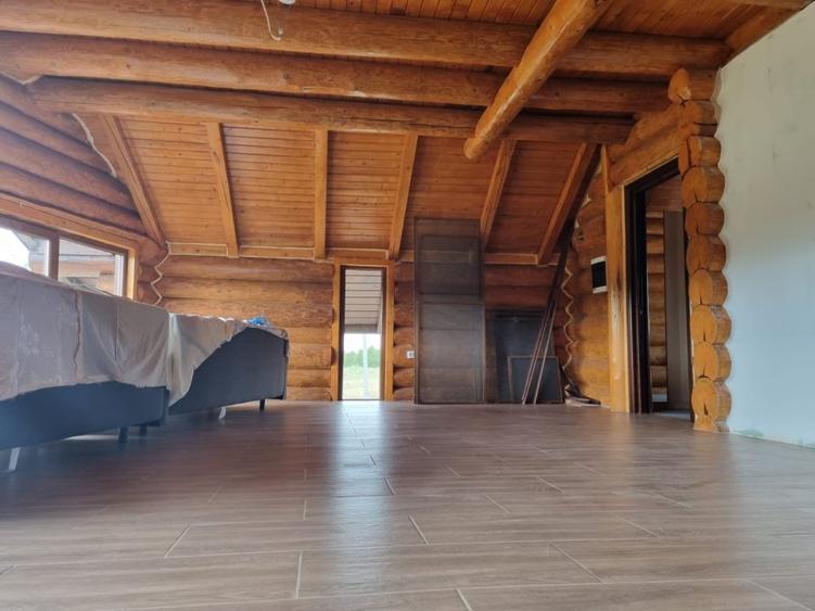 Casa modernizată în 2024 din bușteni de brad - 11