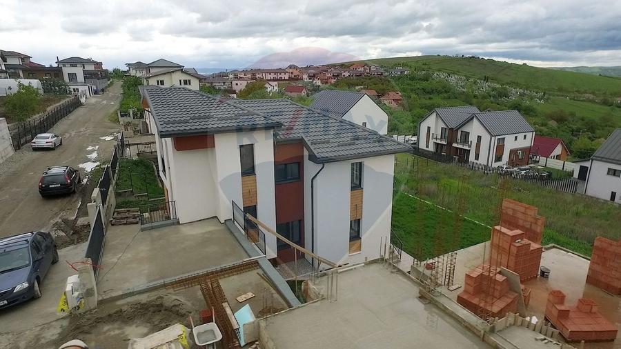 Casa individuala, arhitectura moderna, compartimentare superba, com 0 - 11