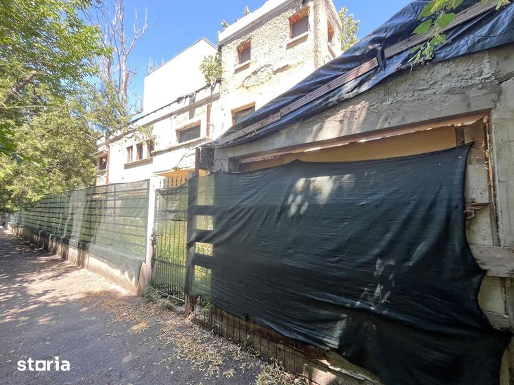 Casă cu 6 camere cu Teren 232 Mp în Floreasca