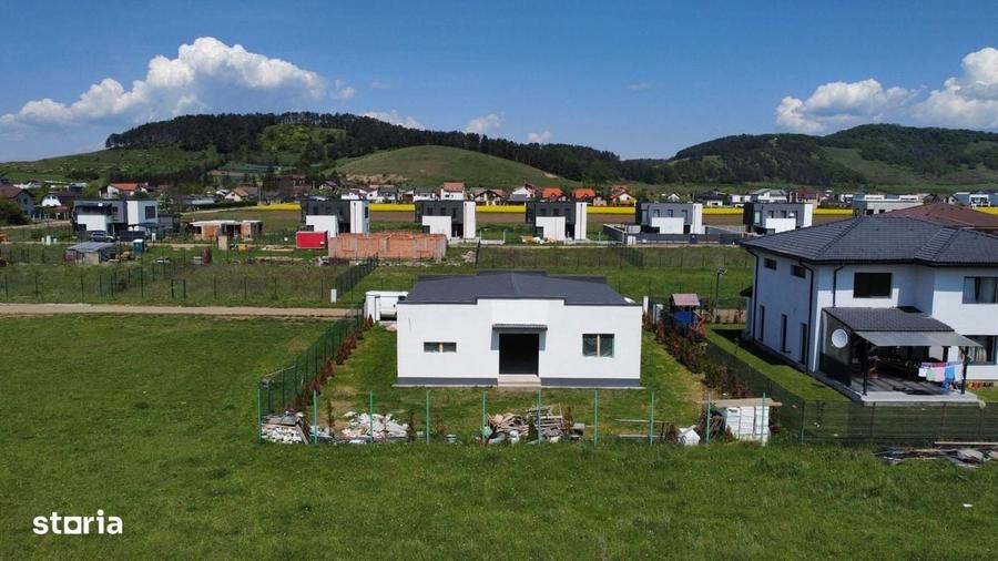 Casa/Vila cu 4 camere de vanzare - Sanpetru - 2