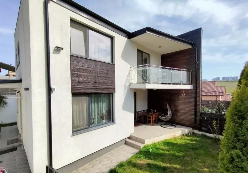 Duplex cu 4 camere cu Canalizare în Popas Păcurari