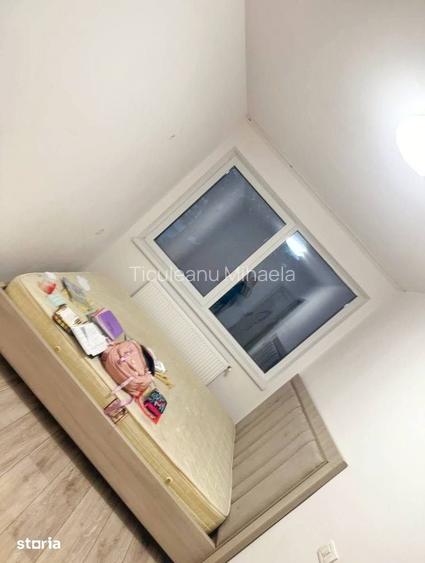 Vindem apartament in Navodari