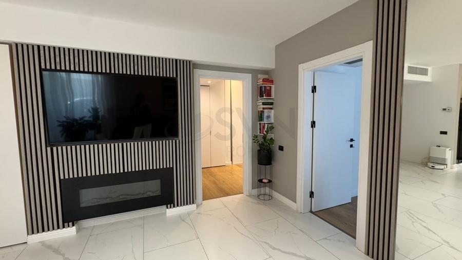 Apartament cu 3 camere semidecomandat, mobilat în Pipera