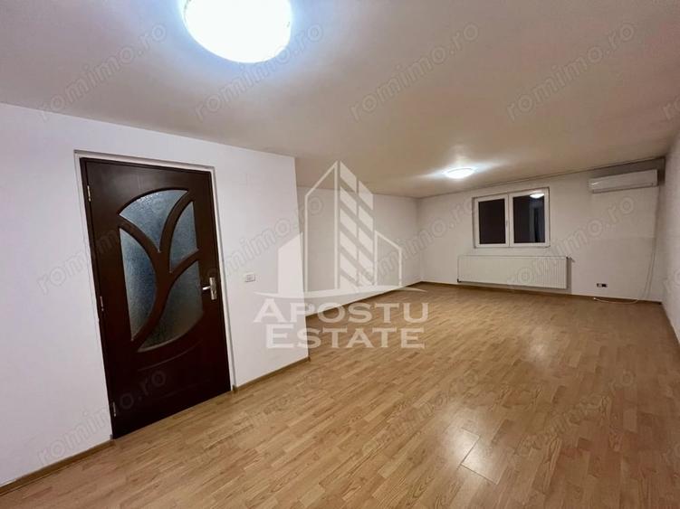 Casă cu 5 camere cu Teren 500 Mp în Moșnița Nouă