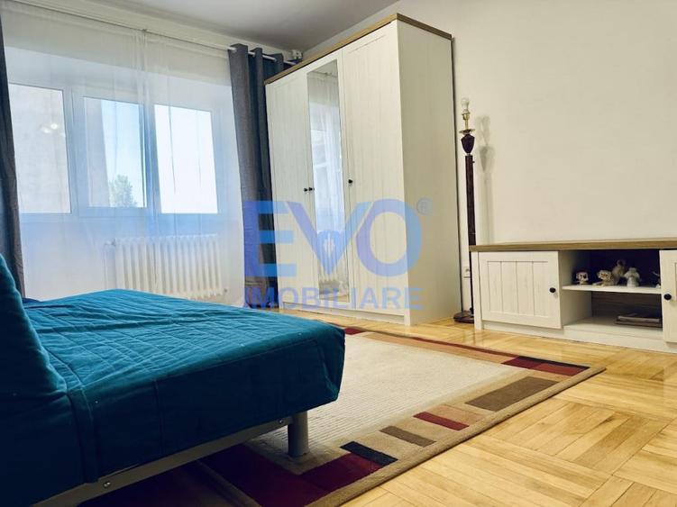 Apartament cu 3 camere decomandat în Gară
