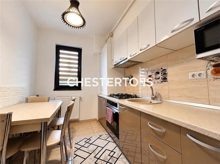 Apartament cu 3 camere semidecomandat, mobilat în Chiajna